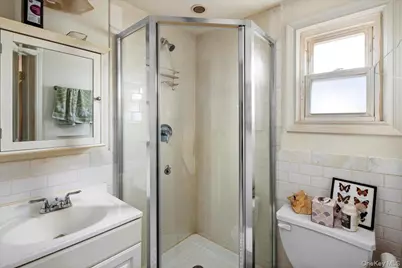 38 Johnson Place, Woodmere, NY 11598 - Photo 17