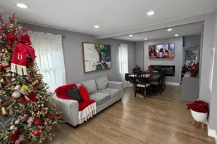 209 S 11th St, Lindenhurst, NY 11757 - Photo 11