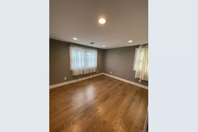 209 S 11th Street, Lindenhurst, NY 11757 - Photo 7