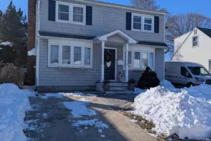 209 S 11th St, Lindenhurst, NY 11757 - Photo 15