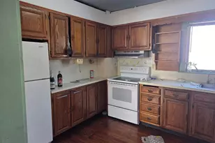 5 Milton St, Hicksville, NY 11801 - Photo 5