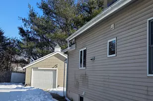 5 Milton St, Hicksville, NY 11801 - Photo 3