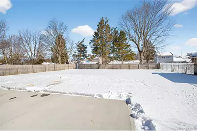 1667 Manatuck, Bay Shore, NY 11706 - Photo 31