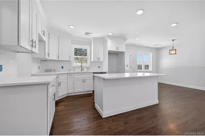 1667 Manatuck, Bay Shore, NY 11706 - Photo 3