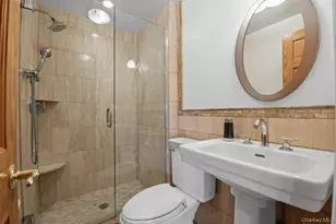 780 Regent Dr, Westbury, NY 11590 - Photo 17