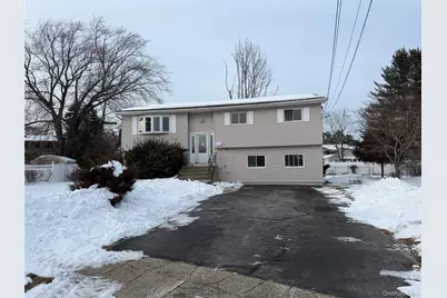 11 Mel Court, Bay Shore, NY 11706 - Photo 1