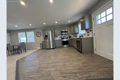 884 Beach Street, Lindenhurst, NY 11757 - Photo 3