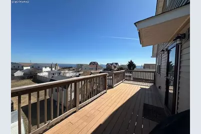 884 Beach Street, Lindenhurst, NY 11757 - Photo 9