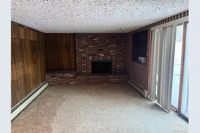 12 Cranberry Lane, Plainview, NY 11803 - Photo 19