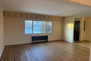 12 Cranberry Ln, Plainview, NY 11803 - Photo 7