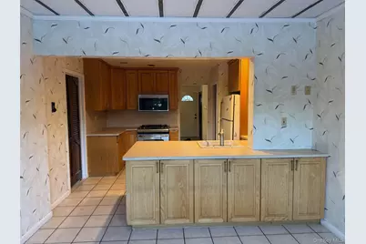 12 Cranberry Lane, Plainview, NY 11803 - Photo 3