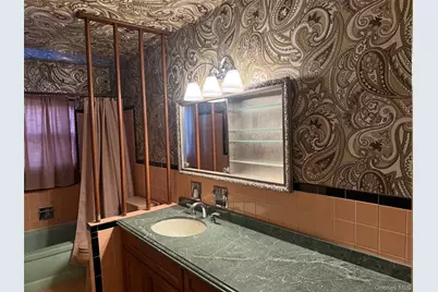 12 Cranberry Lane, Plainview, NY 11803 - Photo 11