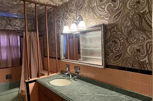 12 Cranberry Ln, Plainview, NY 11803 - Photo 11