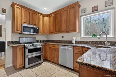 43 Greenwich Avenue, Central Valley, NY 10917 - Photo 11