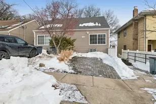 60 Marwood Rd N, Port Washington, NY 11050 - Photo 3