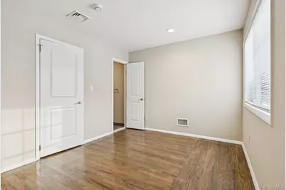 60 Marwood Road N #B, Port Washington, NY 11050 - Photo 17