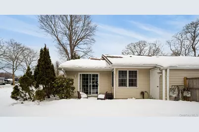 339 Oakwood Avenue, Bayport, NY 11705 - Photo 11