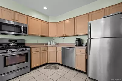 339 Oakwood Avenue, Bayport, NY 11705 - Photo 9