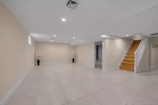 109-39 194th St, Saint Albans, NY 11412 - Photo 15