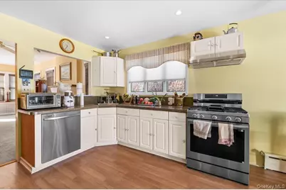 169 Sterling, Amityville, NY 11701 - Photo 19