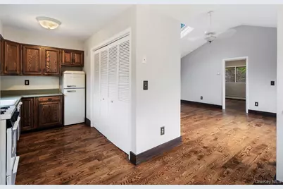 689 S Mountain Road #cottage, New City, NY 10956 - Photo 9