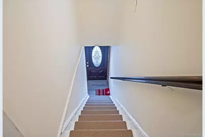 90 Winchester Drive, Lindenhurst, NY 11757 - Photo 31