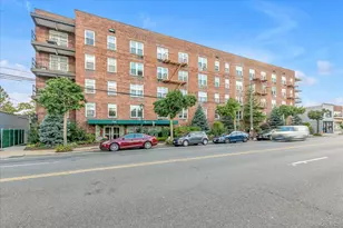 504 Merrick Rd, Lynbrook, NY 11563 - Photo 19