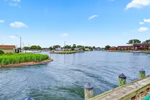 219 Mariners Way, Copiague, NY 11726 - Photo 25