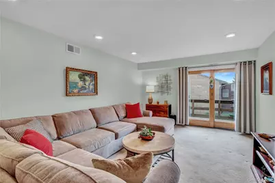 219 Mariners Way, Copiague, NY 11726 - Photo 9