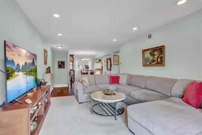 219 Mariners Way, Copiague, NY 11726 - Photo 11