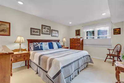 219 Mariners Way, Copiague, NY 11726 - Photo 13