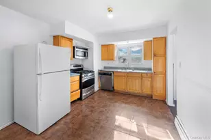 149-89 253rd St, Rosedale, NY 11422 - Photo 7