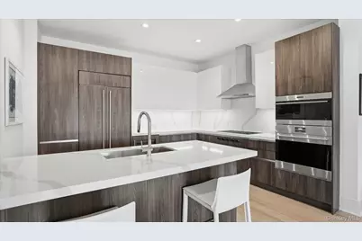 10 Shore Road #108, Glenwood Landing, NY 11547 - Photo 7