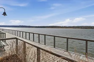 10 Shore Rd, Glenwood Landing, NY 11547 - Photo 17