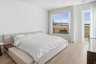 10 Shore Rd, Glenwood Landing, NY 11547 - Photo 9