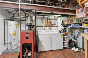 87-83 254th St, Bellerose, NY 11426 - Photo 15