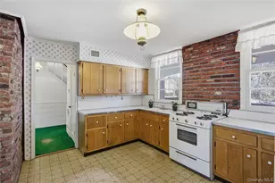 79 Appletree Ln, Roslyn Heights, NY 11577 - Photo 7