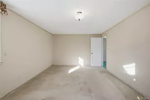 79 Appletree Ln, Roslyn Heights, NY 11577 - Photo 25