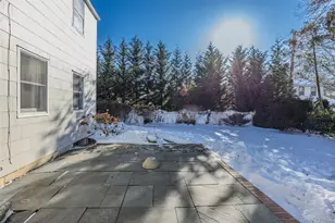 79 Appletree Ln, Roslyn Heights, NY 11577 - Photo 3