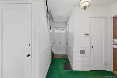 79 Appletree Lane, Roslyn Heights, NY 11577 - Photo 5