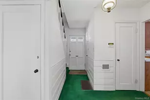 79 Appletree Ln, Roslyn Heights, NY 11577 - Photo 5