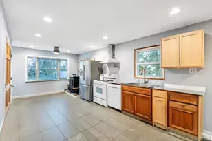 260 Springdale Dr, Ronkonkoma, NY 11779 - Photo 7