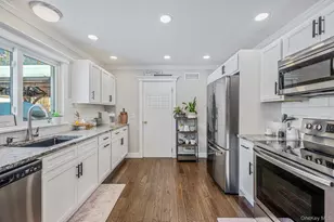 21 Jodi Dr, Manorville, NY 11949 - Photo 11