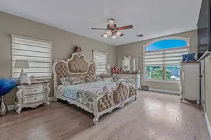 575 Hawthorne St, West Hempstead, NY 11552 - Photo 15