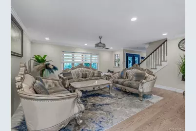 575 Hawthorne Street, West Hempstead, NY 11552 - Photo 5