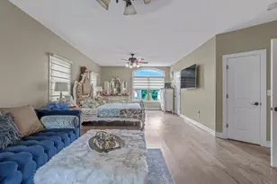 575 Hawthorne St, West Hempstead, NY 11552 - Photo 17