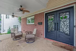 575 Hawthorne St, West Hempstead, NY 11552 - Photo 3