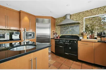 40 Idle Day Drive, Centerport, NY 11721 - Photo 9