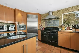 40 Idle Day Dr, Centerport, NY 11721 - Photo 9