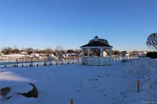 134 Jackie Ct, Patchogue, NY 11772 - Photo 5